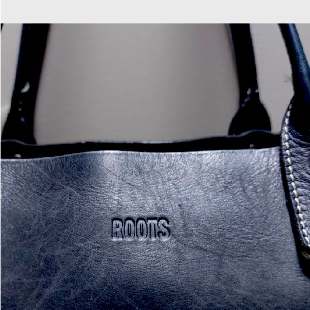 Roots leather purse, black quality 100% Italian leather bag, made in Canada - Picture 2 of 6